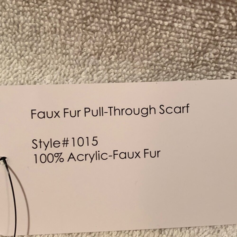 SURELL FAUX FUR PULL THRU SCARF NWT *HP* - Picture 6 of 9
